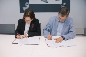 UCU Rector Taras Dobko, PhD, and Olga Kuryshko, Permanent Representative of the President of Ukraine in the Autonomous Republic of Crimea, signed a memorandum of cooperation between their respective institutions